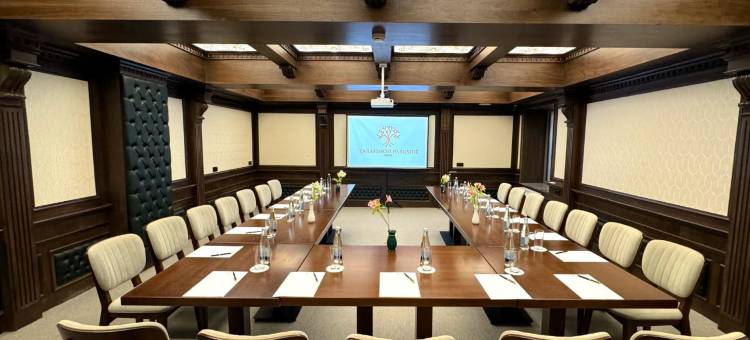 Zarafshon公园边酒店(Zarafshon Parkside)图片