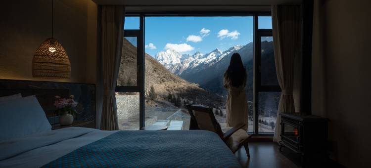 四姑娘山阅山四季隐宿(长坪沟景区店)图片