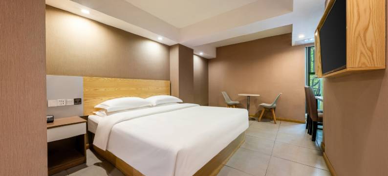 全优美家精选酒店(杭州龙湖紫荆天街三墩地铁站店)图片