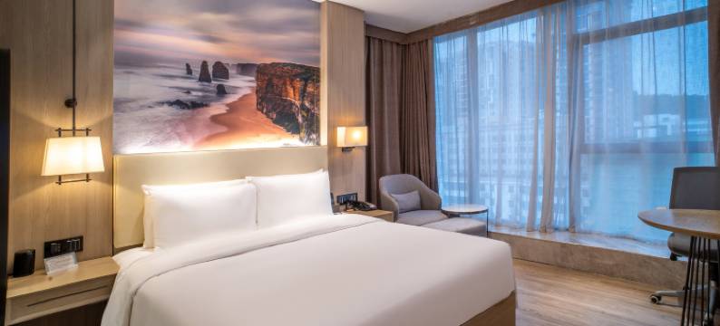 深圳观澜长湖地铁站亚朵酒店图片