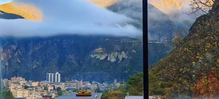 理县云漫红杉温泉酒店图片