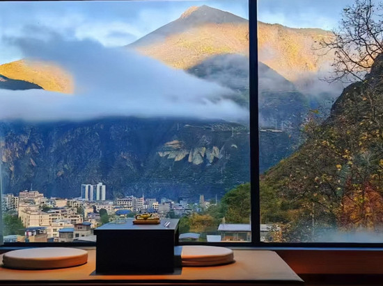 理县云漫红杉温泉酒店