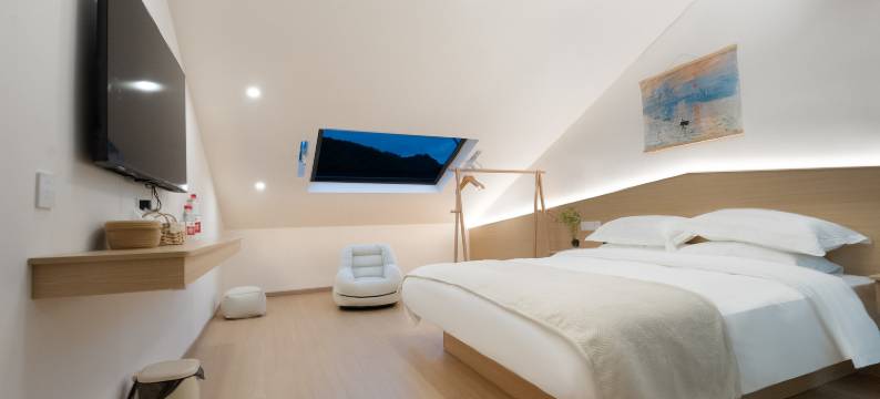 半山拾光民宿(神农架木鱼镇旅游集散中心店)图片