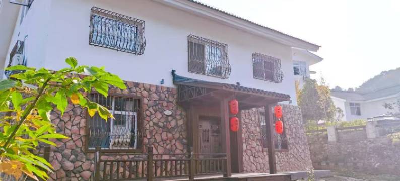 山坡上陌野山居民宿图片