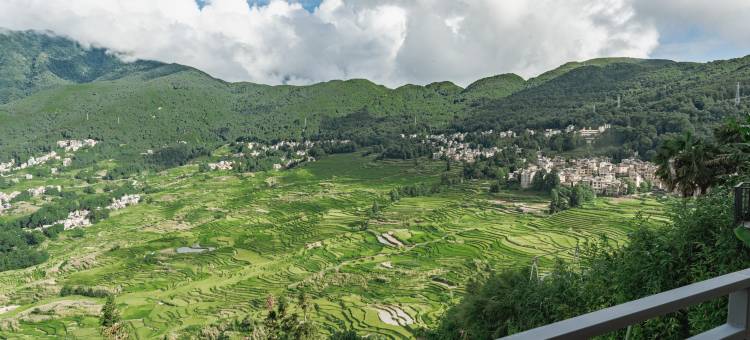 元阳生田·醒空｜多依树全景日出梯田观景民宿图片