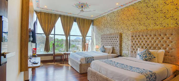 Pax Grand Blue乌代布尔(Pax Hotel Grand Blue 3 min walk from Udaipur city Railway Station)图片