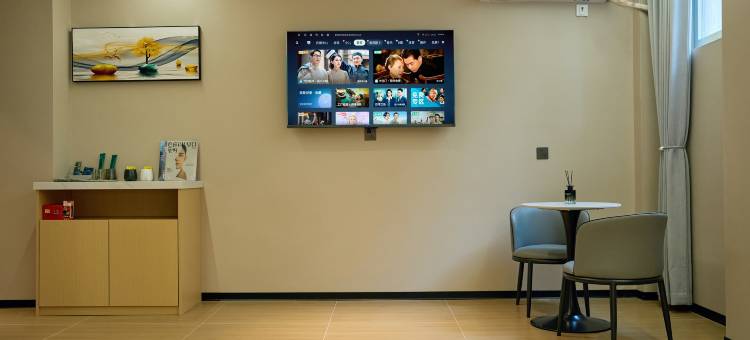 轻住酒店(开封万岁山武侠城东京大道店)图片