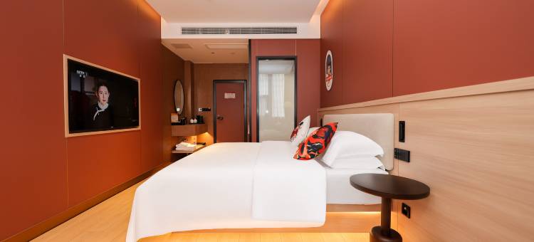 宜宾哪吒IP酒店(冠英古街大观楼店)图片