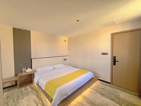 大山小胖哥的民宿(阳山县特色美食街店)