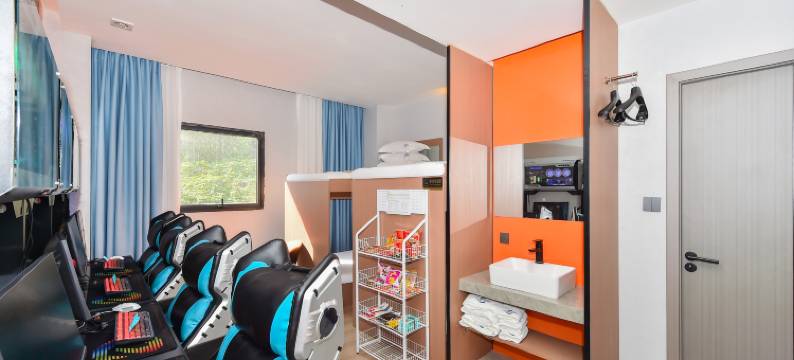 柏佳星翰电竞酒店(喷水池地铁站店)图片