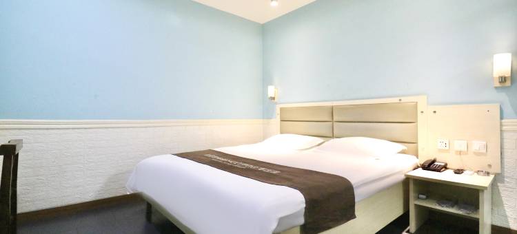 鸿尊酒店(营口火车站深港购物中心店)图片