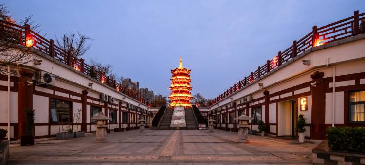 朱樱望河花园酒店(洛阳洛邑古城丽景门十字街店)图片