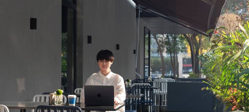 西安高新丈八四路地铁站轻居酒店图片