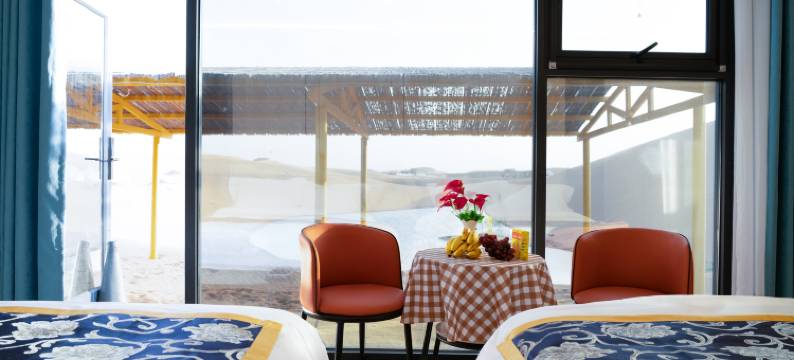 宇宙探索沙漠露营地图片