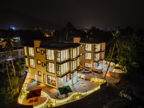 双子民宿(万宁石梅湾商业街旅游公路店)