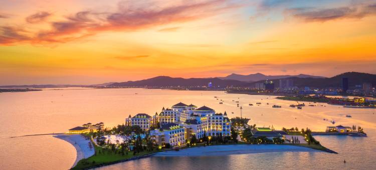 下龙湾温佩水疗度假酒店(Vinpearl Resort & Spa Ha Long)图片
