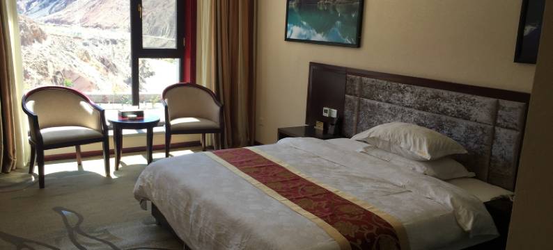 八宿多拉神山温泉宾馆图片