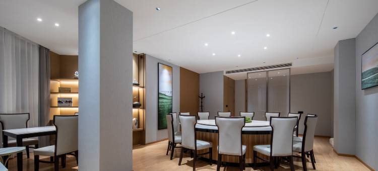 骏怡酒店(文游路琵琶美食街店)图片