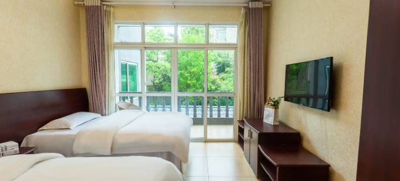 贵阳吉隆宾馆(贵州交通职业技术学院贵阳北站店)图片