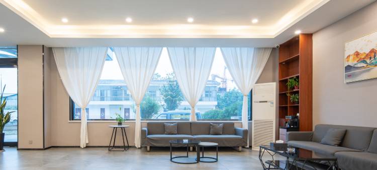 柏曼酒店(邹城西外环路兖矿东华店)图片