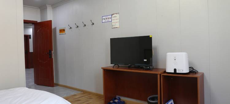 萨嘎新成假日酒店图片