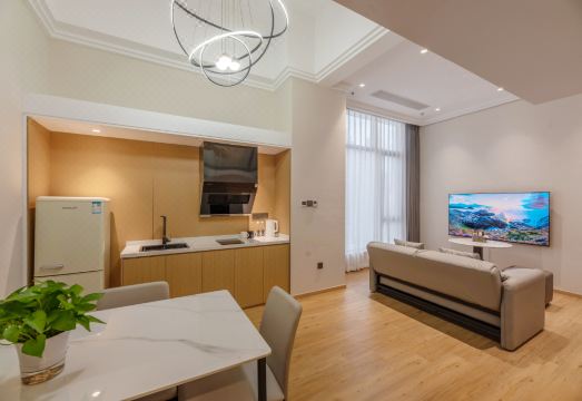 City with  Dightinn Hotel Overview