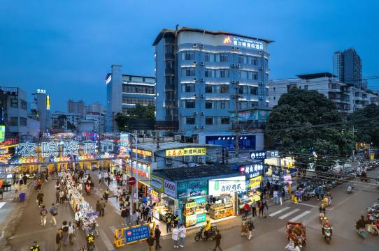 曼尔顿漫悦酒店(南宁火车站广西大学地铁站店)