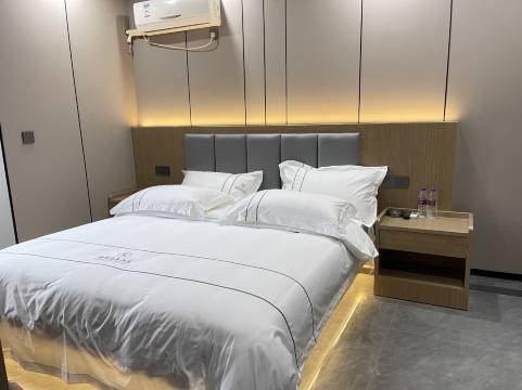 仁怀和成酒店(国贸购物中心店)