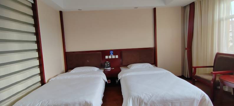 罗平金谷泰佳SPA酒店图片