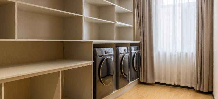 丽呈睿轩酒店(巩留中医院店)图片