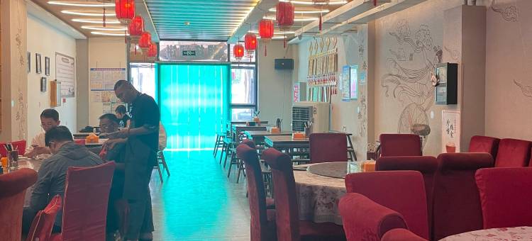 佳柏佳佰主题酒店(鸣沙山月牙泉景区店)图片