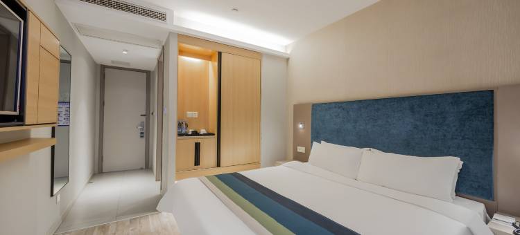 艺龙安云酒店(南京桥北弘阳广场柳洲东路地铁站店)图片