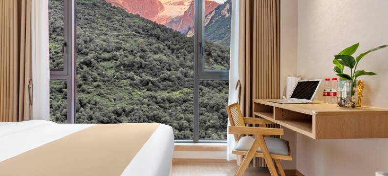 文若贡嘎壹号观景雅院(磨西镇海螺沟冰川森林公园游客中心店)图片