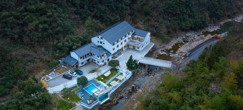 石岭山庄无边泳池山泉民宿(时令SHILING咖啡餐厅浙北大峡谷店)图片