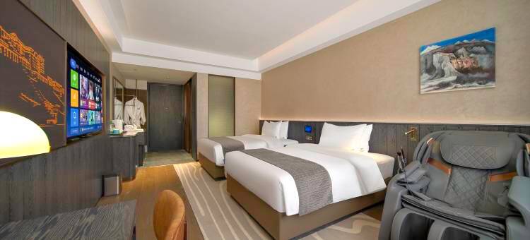 云水际·未来酒店(萨嘎店)图片