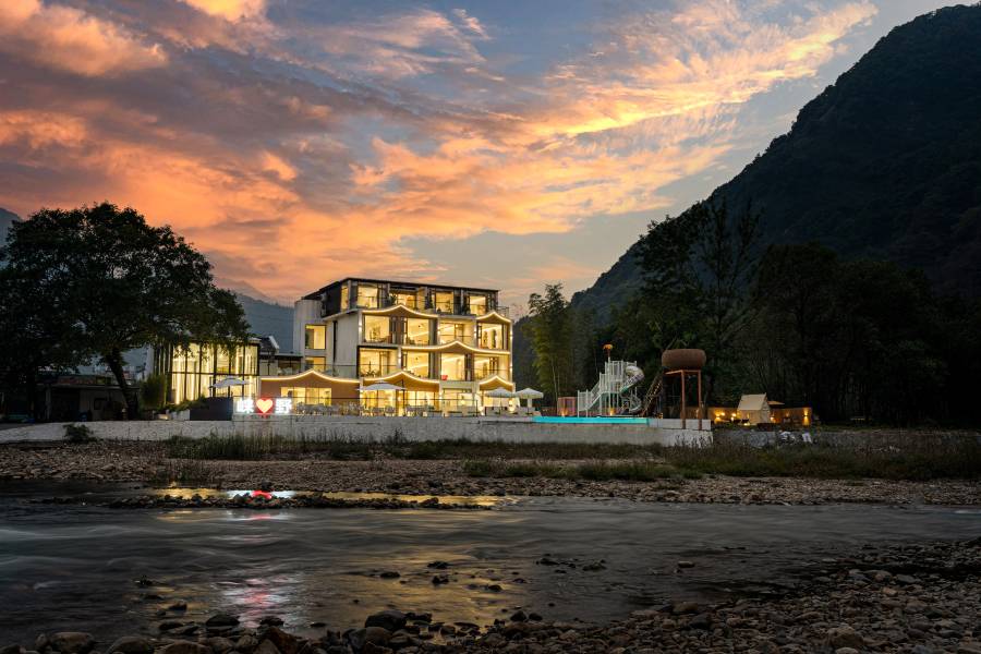 崍野·泳池環山溯溪度假美宿(涇縣月亮灣景區店)