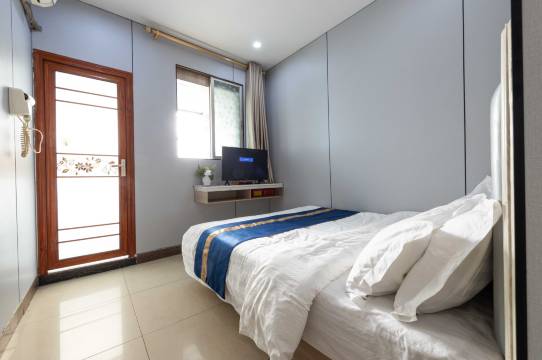 小时光公寓(十三行店)