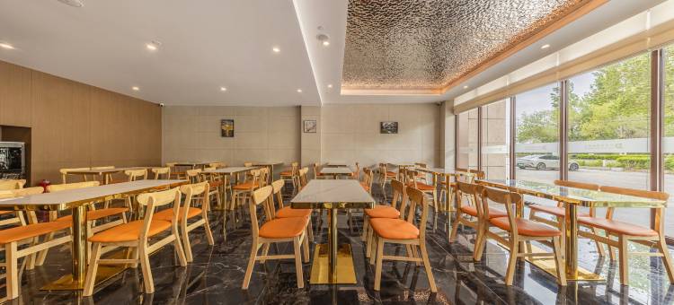 巴里岛国际酒店(精河友好时代高铁南站店)图片