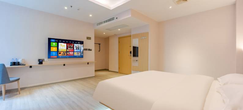 缤纷季节COLORFUL HOTEL商旅酒店(安庆岳西天鹅广场店)图片