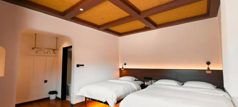 喀纳斯湖滨山庄(老村店)图片