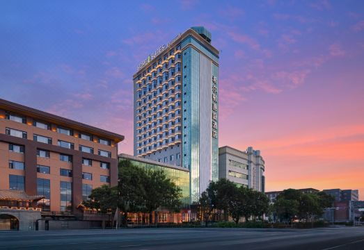 呼和浩特大召寺海亮广场希尔顿惠庭酒店外景图