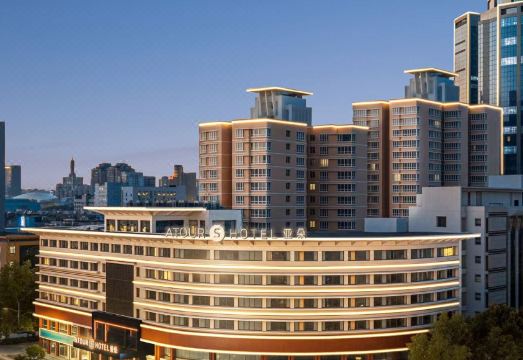 郑州二七广场东大街亚朵S酒店外景图