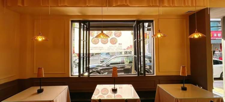 里屋轻住酒店(绵阳西南科技大学青义店)图片