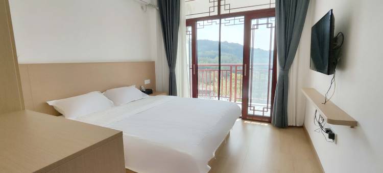 唐孙八沙白度假山庄图片