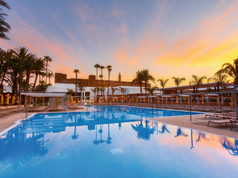 里乌宫殿绿洲酒店