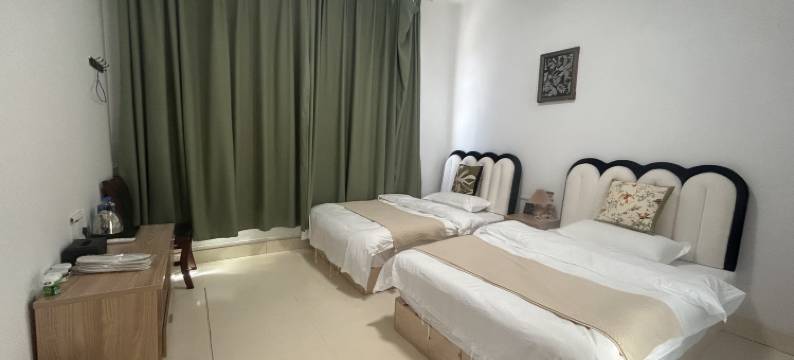 万峰林沁芳园客栈图片