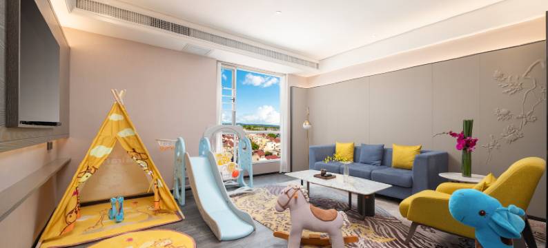 兰顿Q酒店(红河哈尼族彝族自治州建水小火车紫陶街店)图片