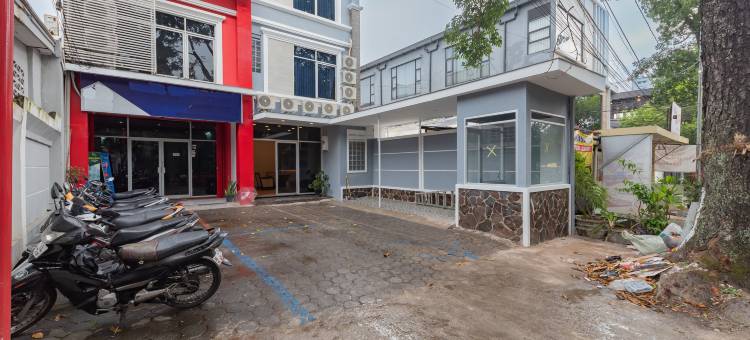 红门酒店普拉斯@巴古斯兰金街2号(RedDoorz Plus @ Bagusrangin Street 2)图片