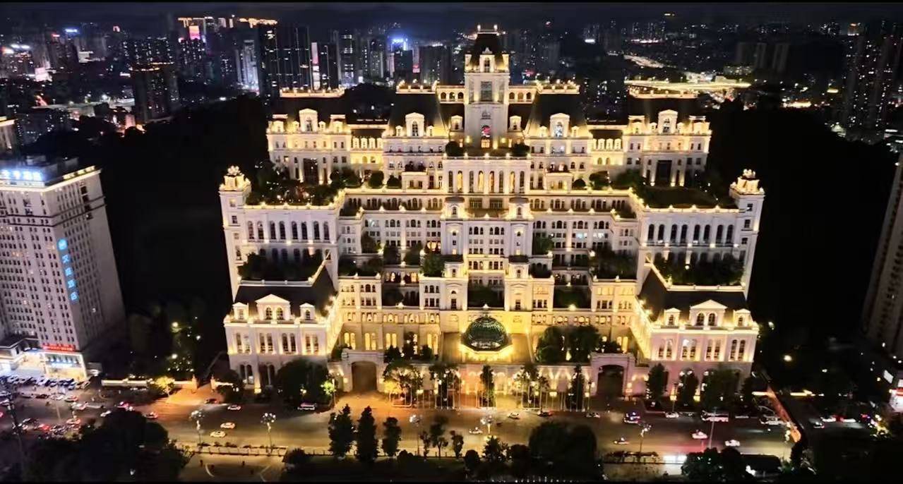 贵阳花果园双子塔高空亚朵酒店图片
