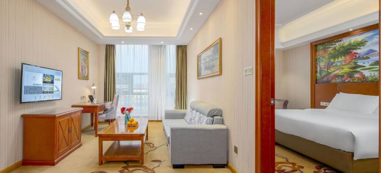 维也纳酒店(青岛红岛会展中心高铁站店)图片